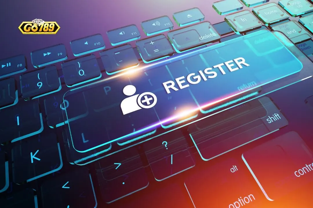 Đăng Ký GO789 - Tạo Tài Khoản Nhận Thưởng Chỉ Với 4 Bước 1 Phím Register phát sáng trên bàn phím cùng logo GO789
